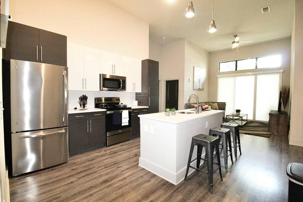 Apartment Contemporary City Getaway Near Dt Workspace *
